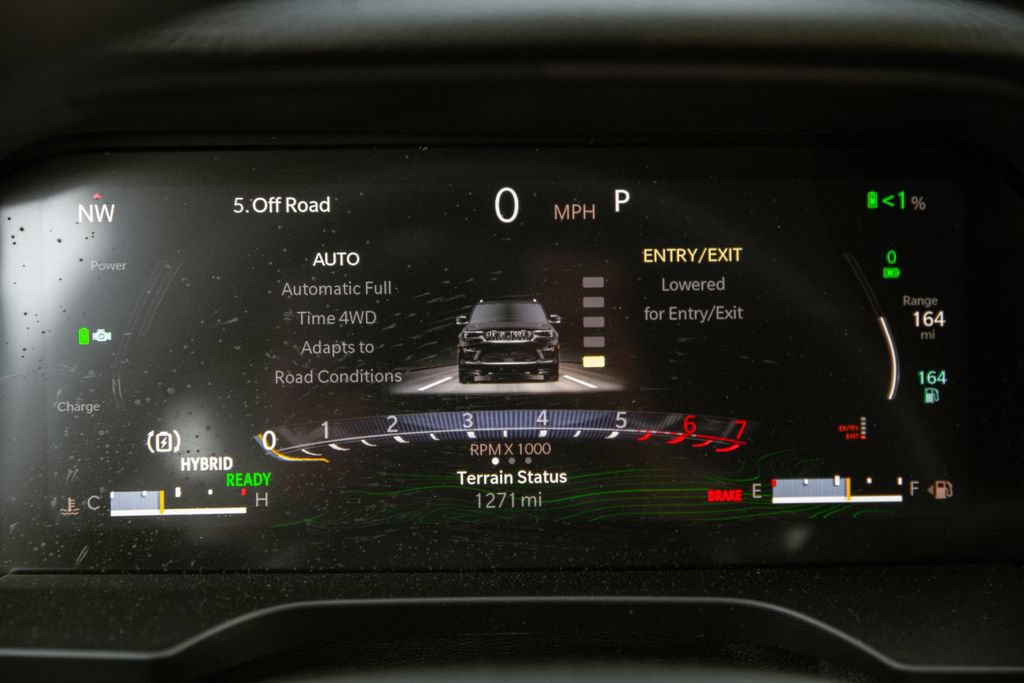 Used 2023 Jeep Grand Cherokee Trailhawk w/ Advanced Protech Group II AWD/4WD image 17