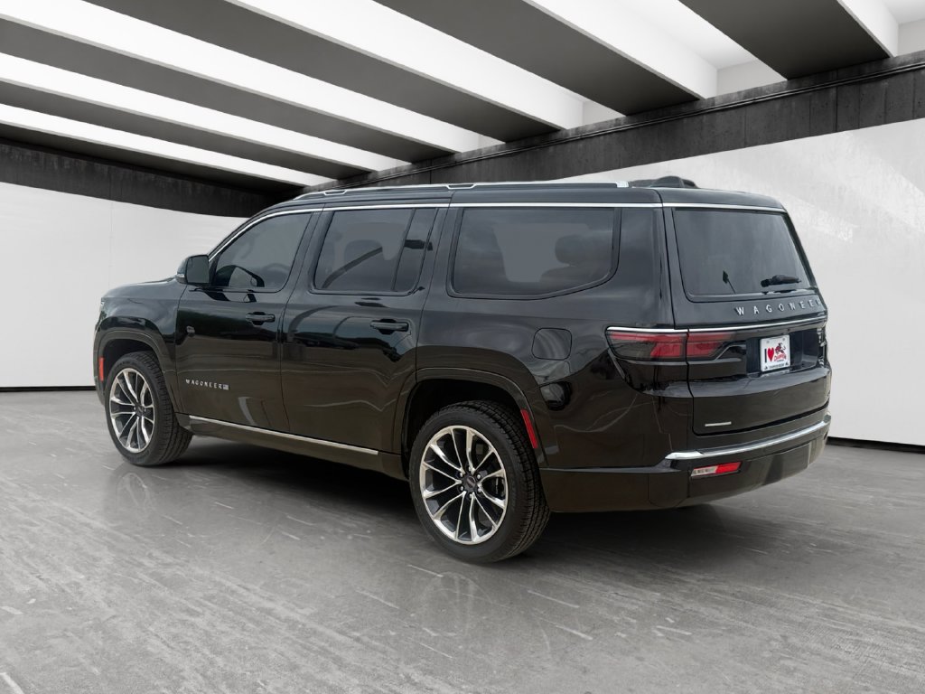 Used 2023 Jeep Wagoneer Series III w/ Premium Group I AWD/4WD image 3