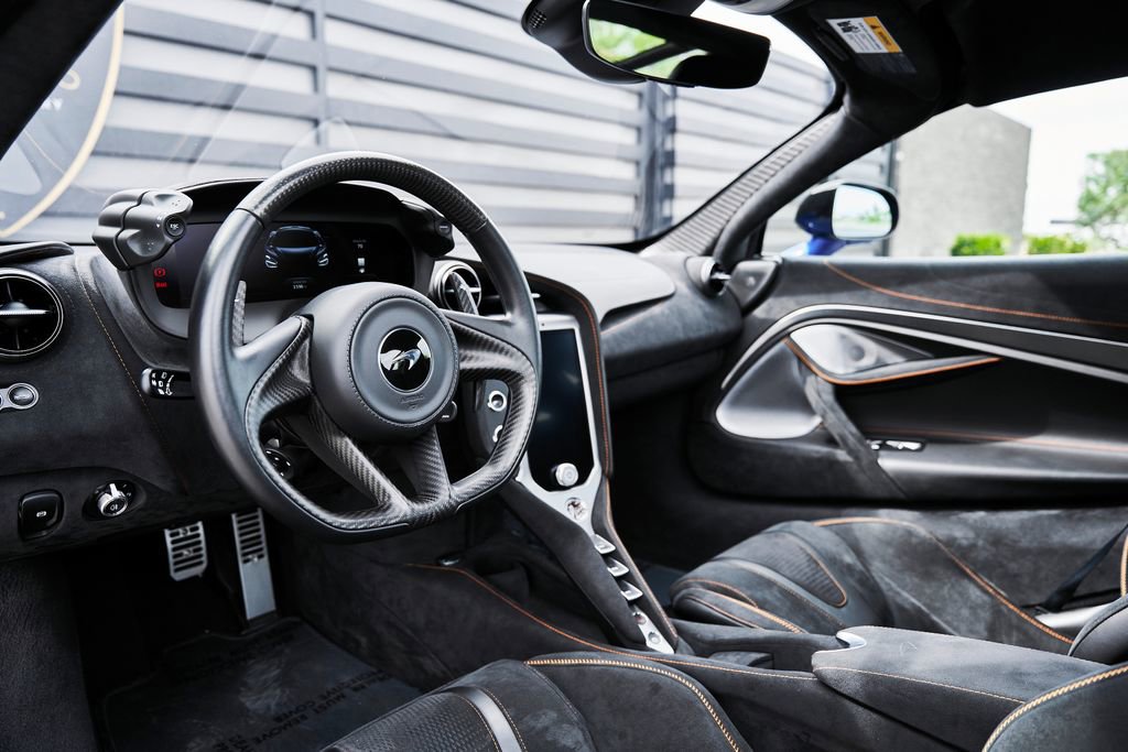 Used 2024 McLaren 750S RWD image 2