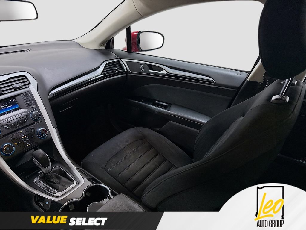 Used 2016 Ford Fusion SE w/ Equipment Group 201A image 21