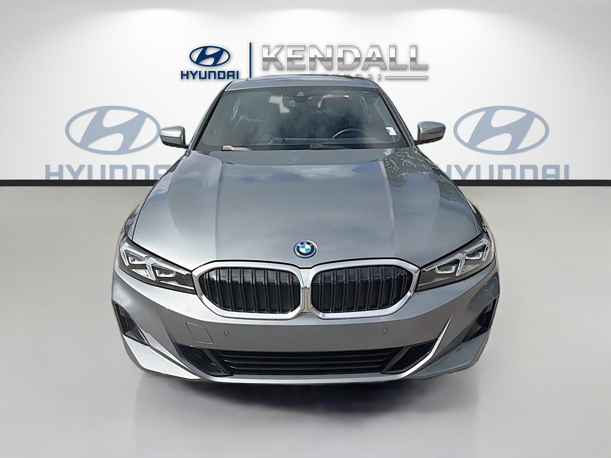 Used 2024 BMW 330e image 2