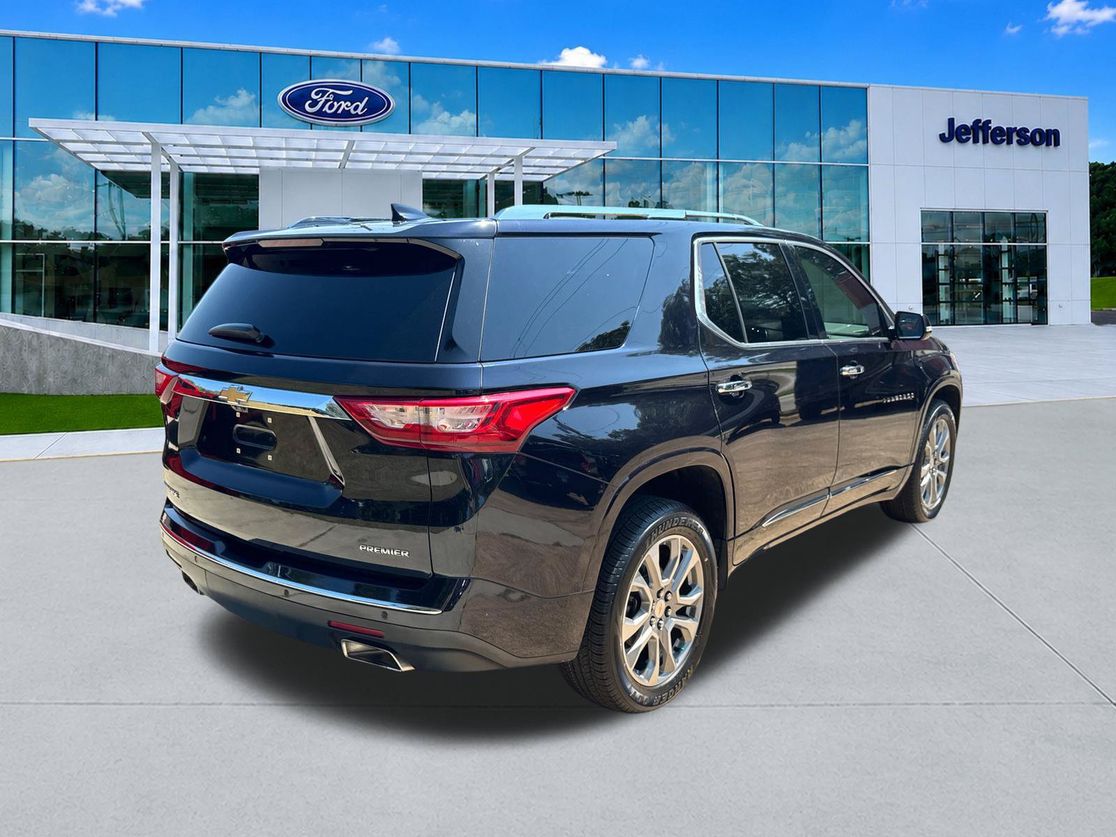 Used 2020 Chevrolet Traverse Premier FWD image 7