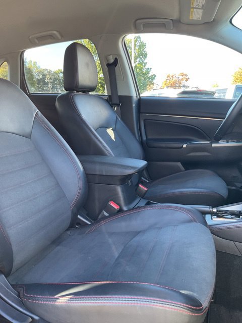 Used 2025 Mitsubishi Outlander Sport SE AWD/4WD image 17