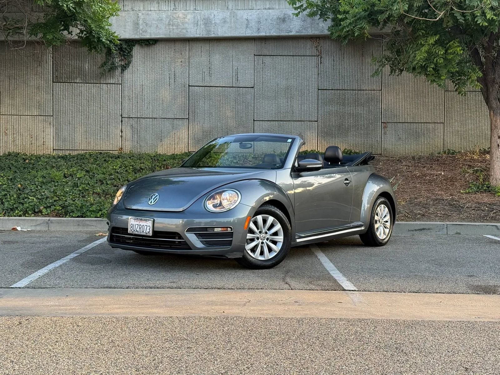 Used 2018 Volkswagen Beetle 2.0T Coast FWD image 2
