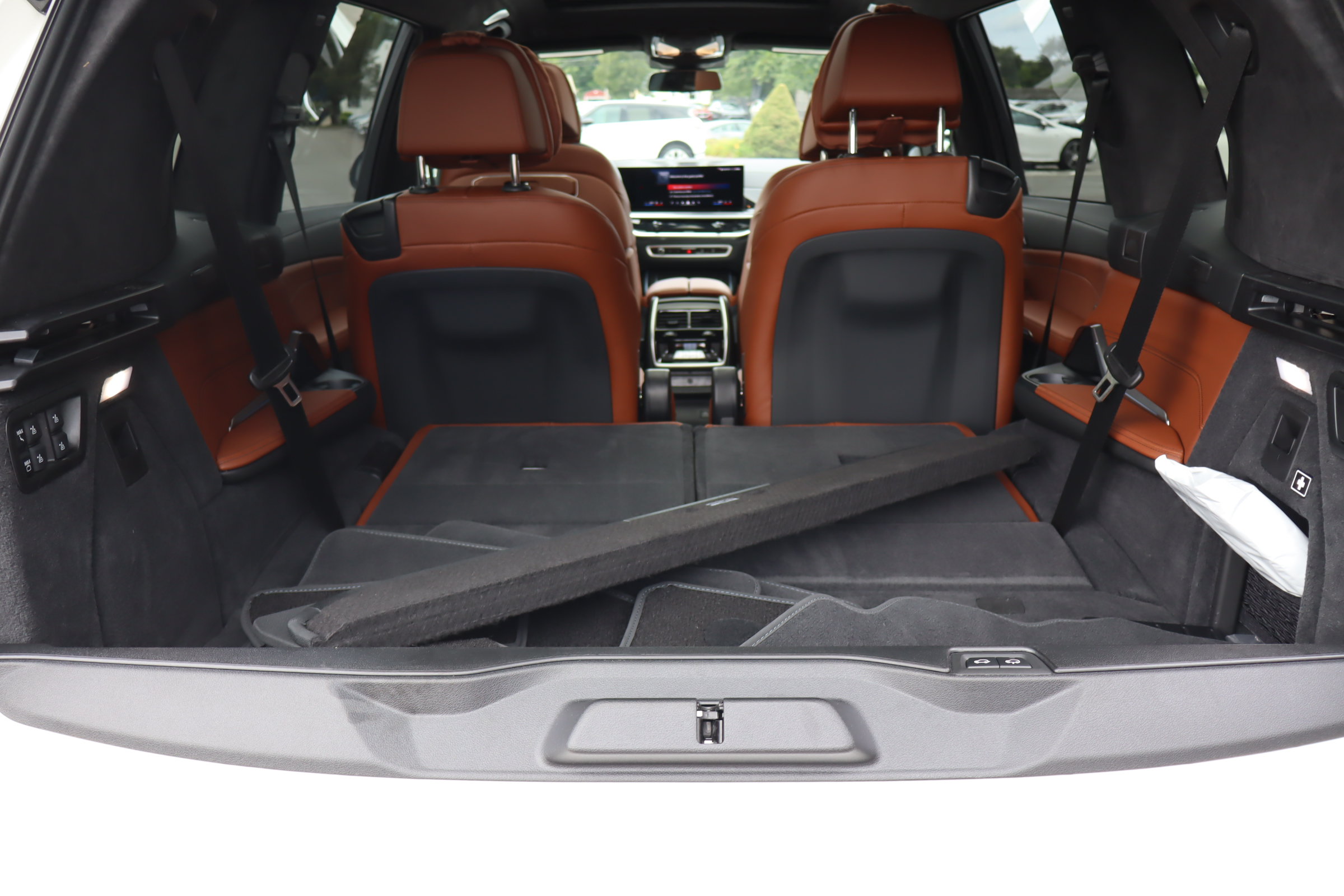 Used 2025 BMW X7 M60i AWD/4WD image 13