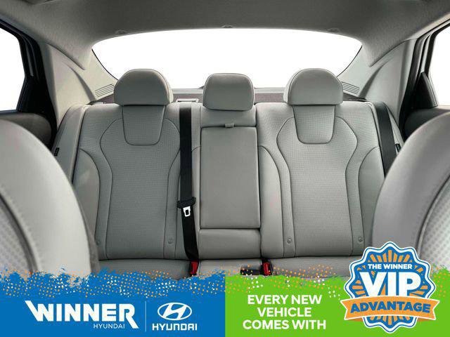 New 2025 Hyundai Elantra Limited image 16