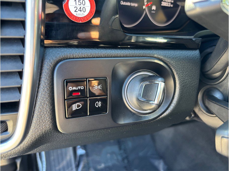 Used 2019 Porsche Cayenne image 32