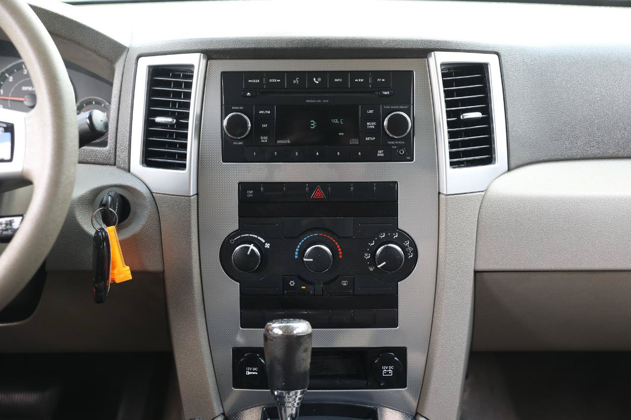 Used 2009 Jeep Grand Cherokee Laredo RWD image 32
