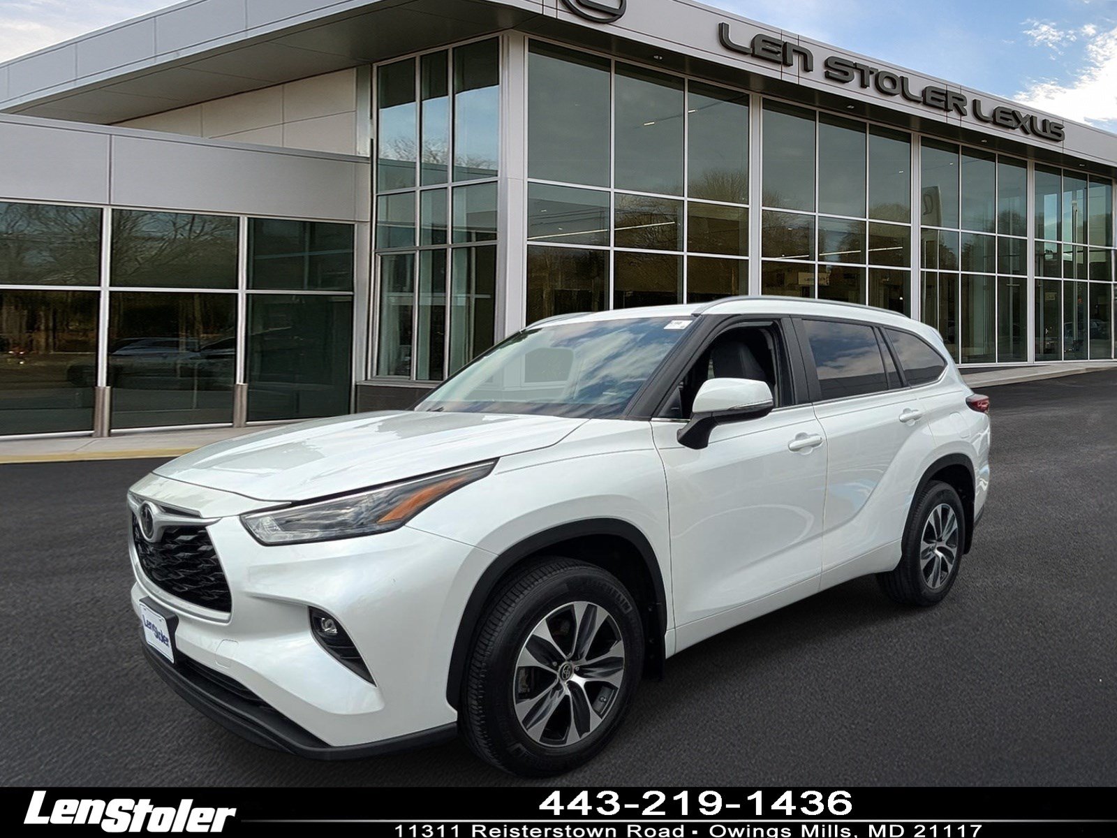 Used 2023 Toyota Highlander XLE AWD/4WD image 7