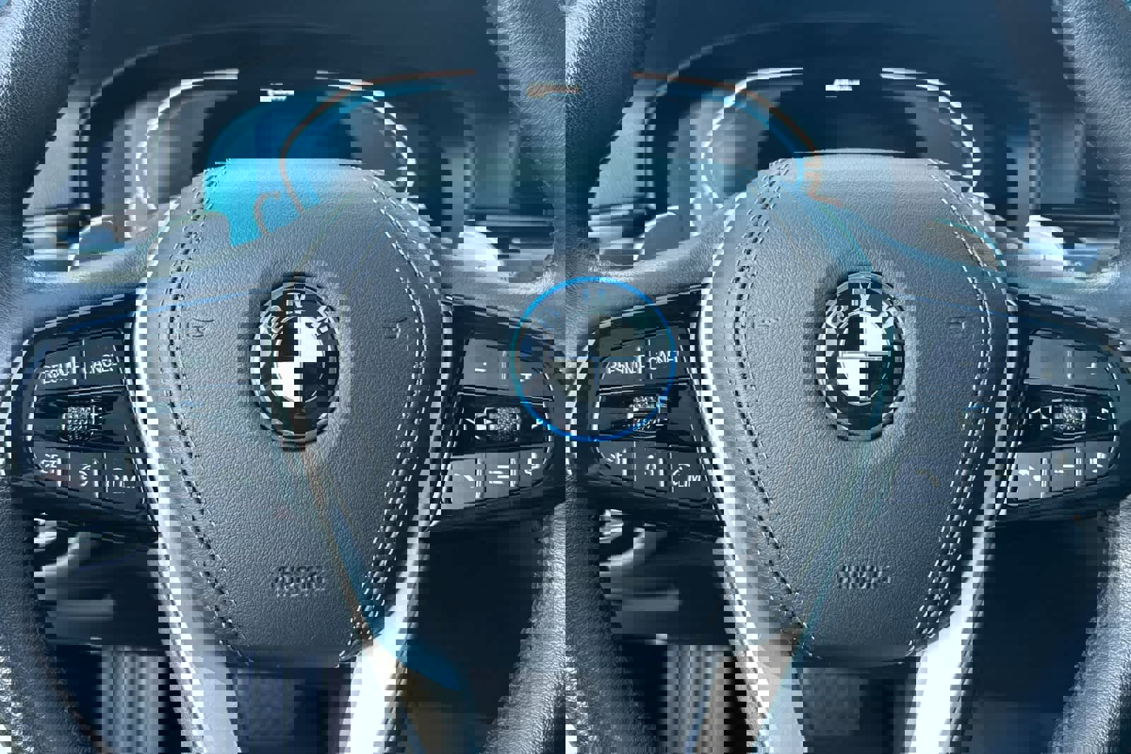 Certified 2023 BMW 530e w/ Convenience Package image 27