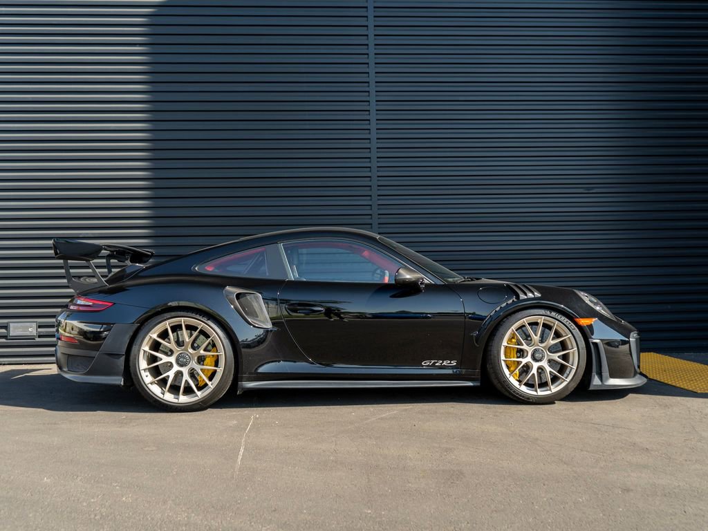 Used 2018 Porsche 911 GT2 RS image 8