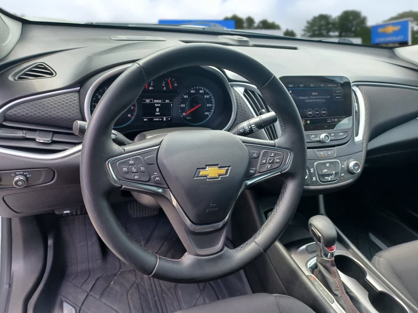 Used 2023 Chevrolet Malibu RS FWD image 9
