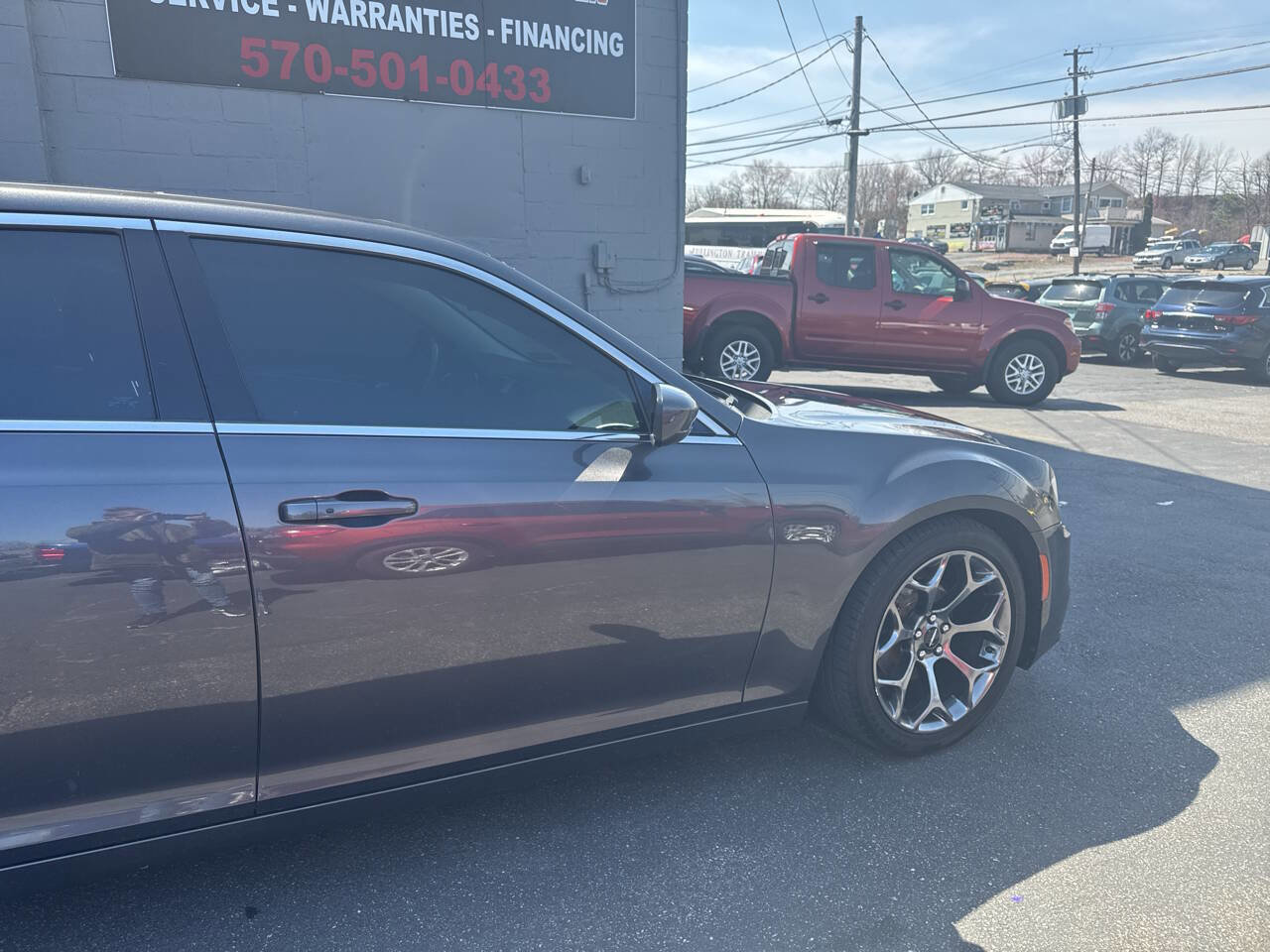 Used 2015 Chrysler 300 Limited RWD image 10