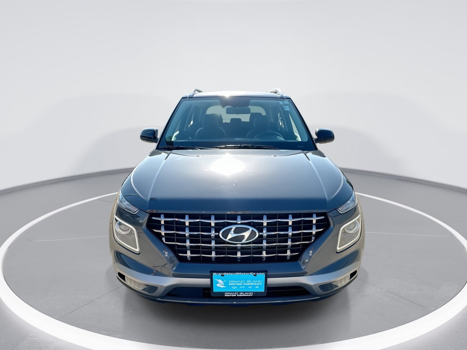 Used 2024 Hyundai Venue Limited FWD image 3