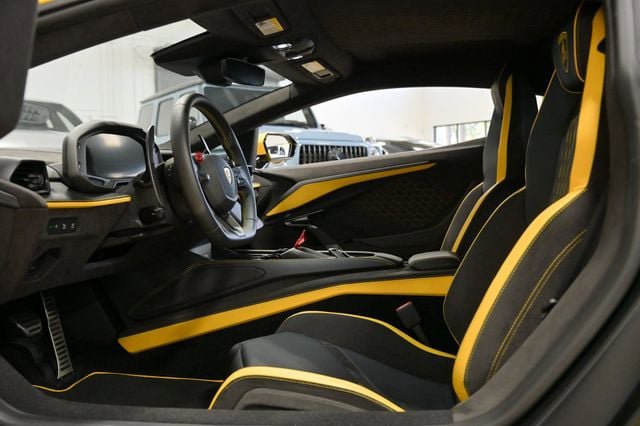 Used 2024 Lamborghini Revuelto AWD/4WD image 37