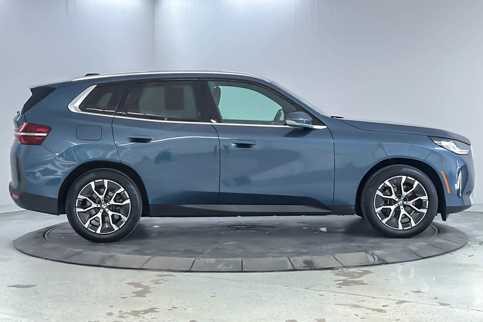 Used 2026 BMW X3 xDrive30i w/ Convenience Package AWD/4WD image 8