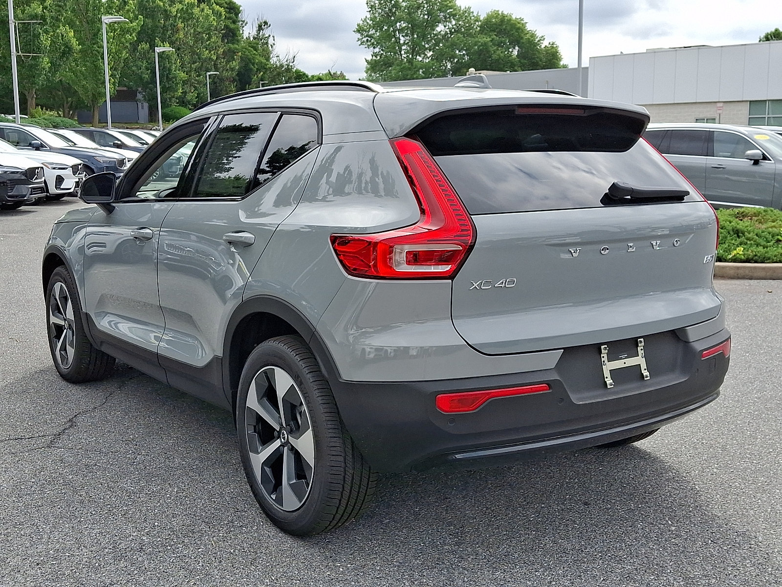New 2026 Volvo XC40 B5 Plus w/ Protection Package Premier AWD/4WD image 3