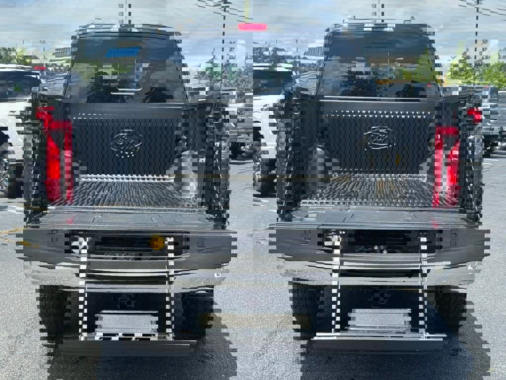New 2025 Ford F150 XLT w/ Equipment Group 302A MID image 8