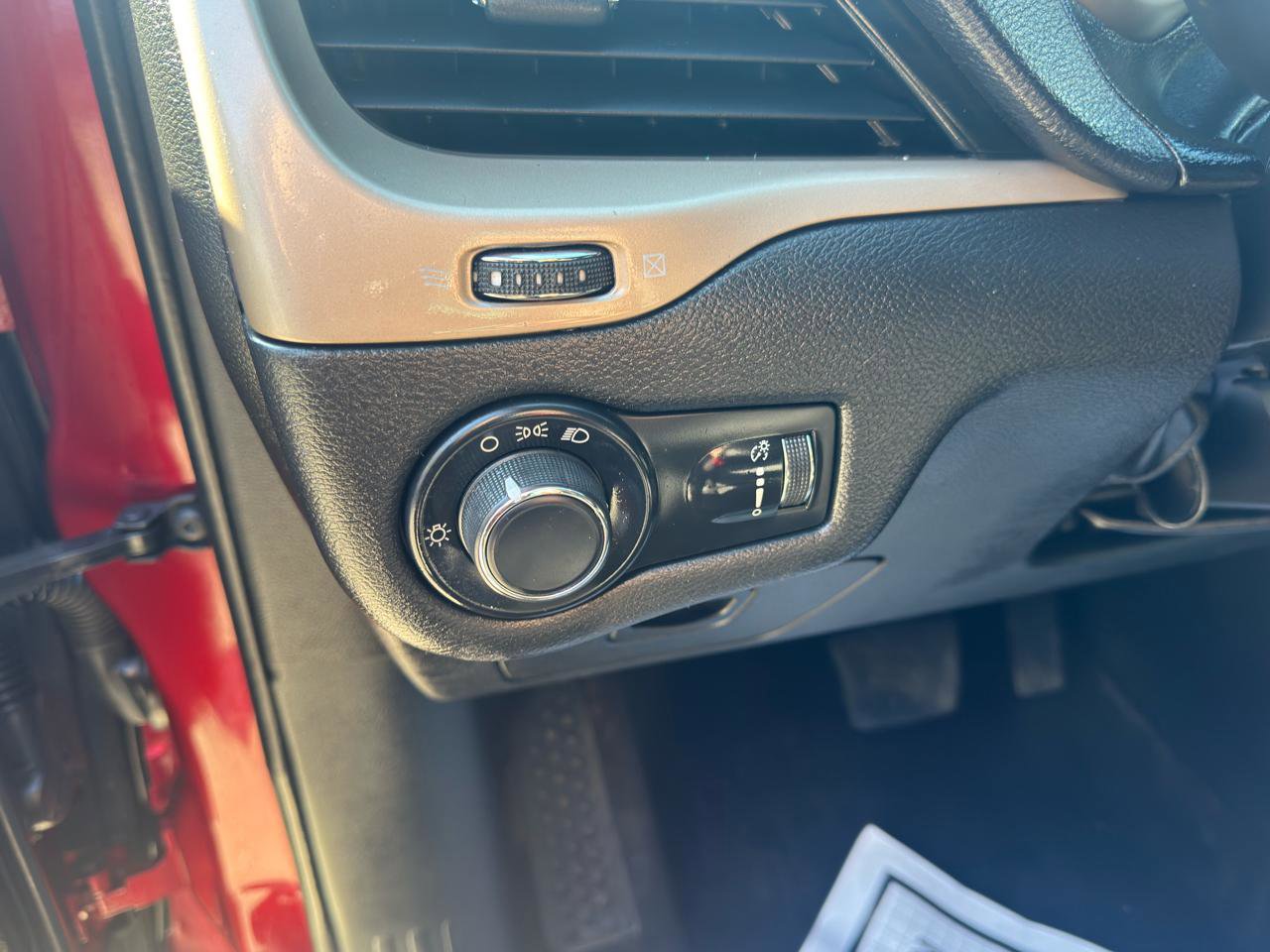 Used 2017 Jeep Cherokee Sport w/ Cold Weather Group image 16