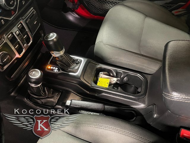 Used 2020 Jeep Wrangler Unlimited Sahara w/ Uconnect 4C Nav & Sound Group image 16