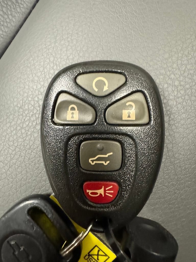 Used 2011 Chevrolet Traverse LT w/ Personal Connectivity Package AWD/4WD image 31