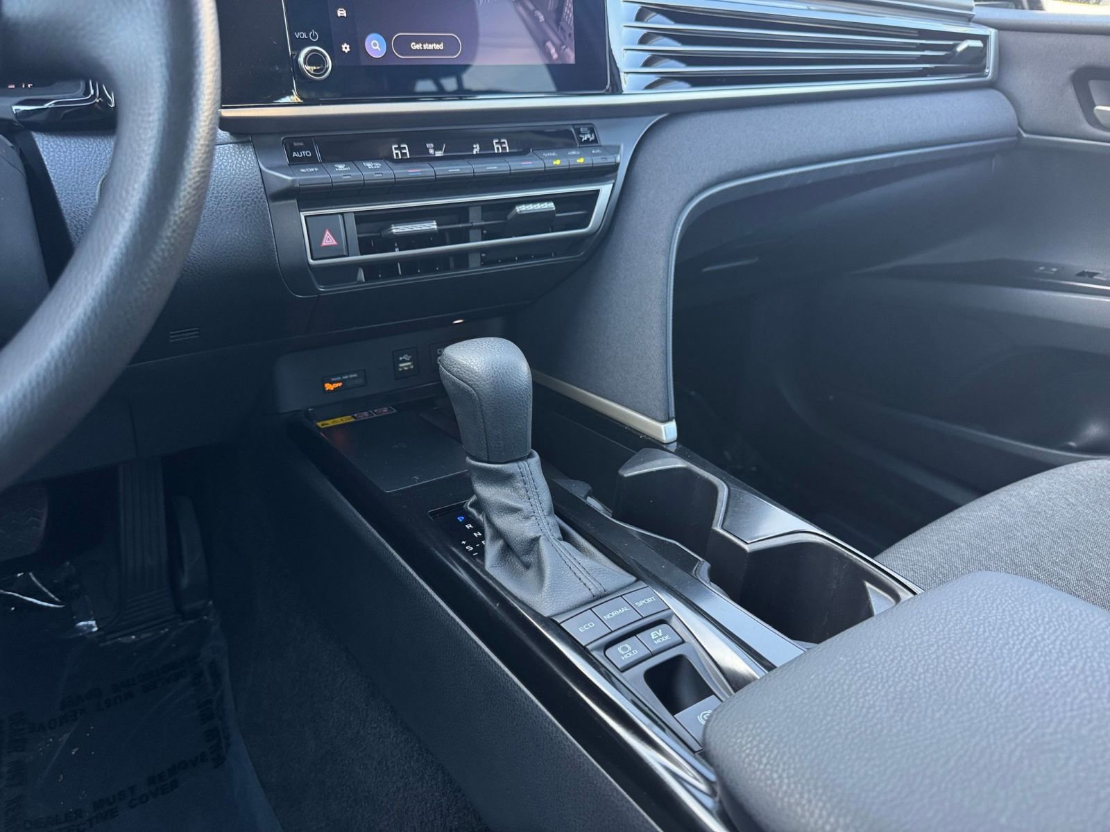 Used 2025 Toyota Camry LE image 40