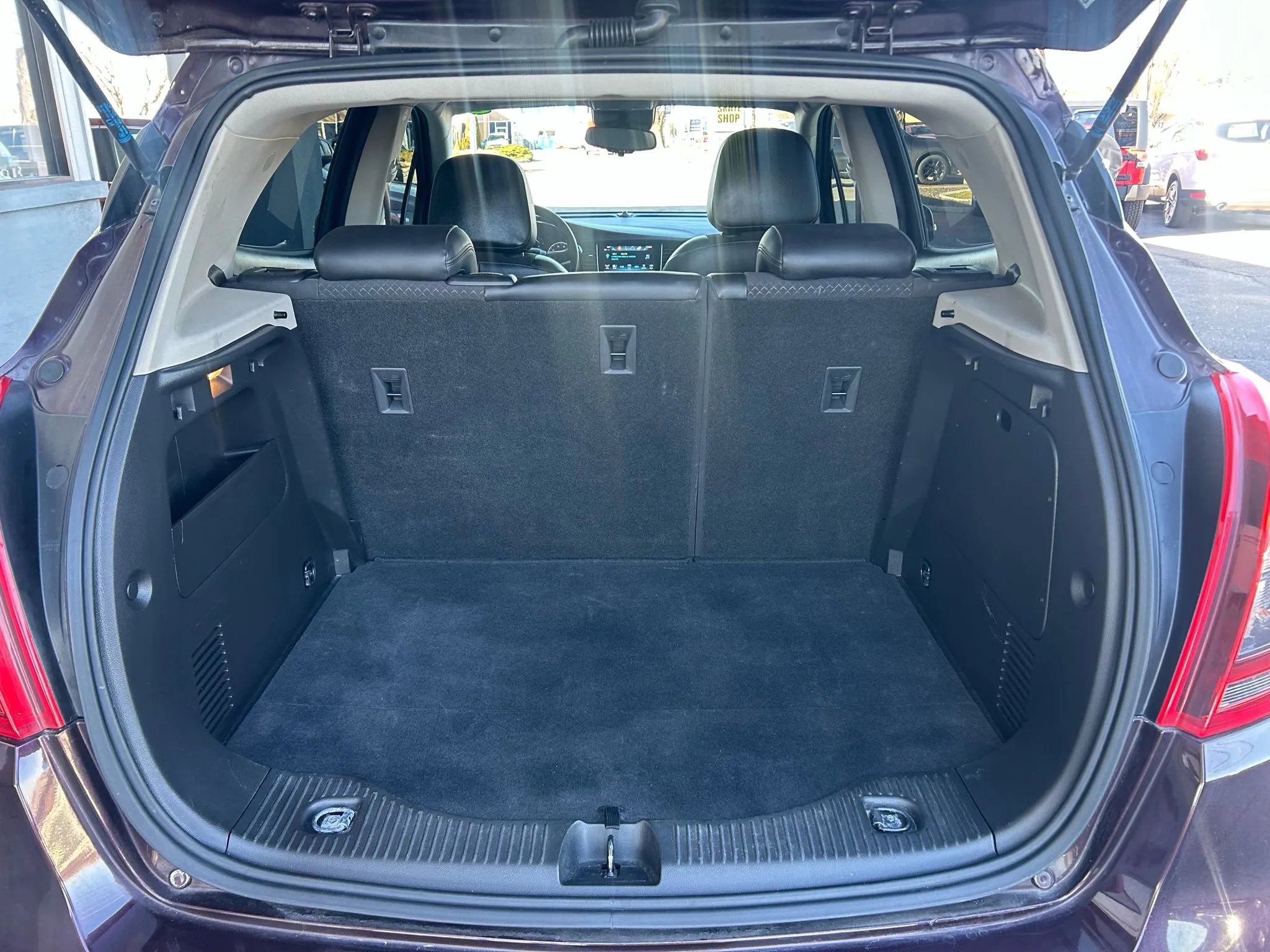 Used 2018 Buick Encore Preferred image 19