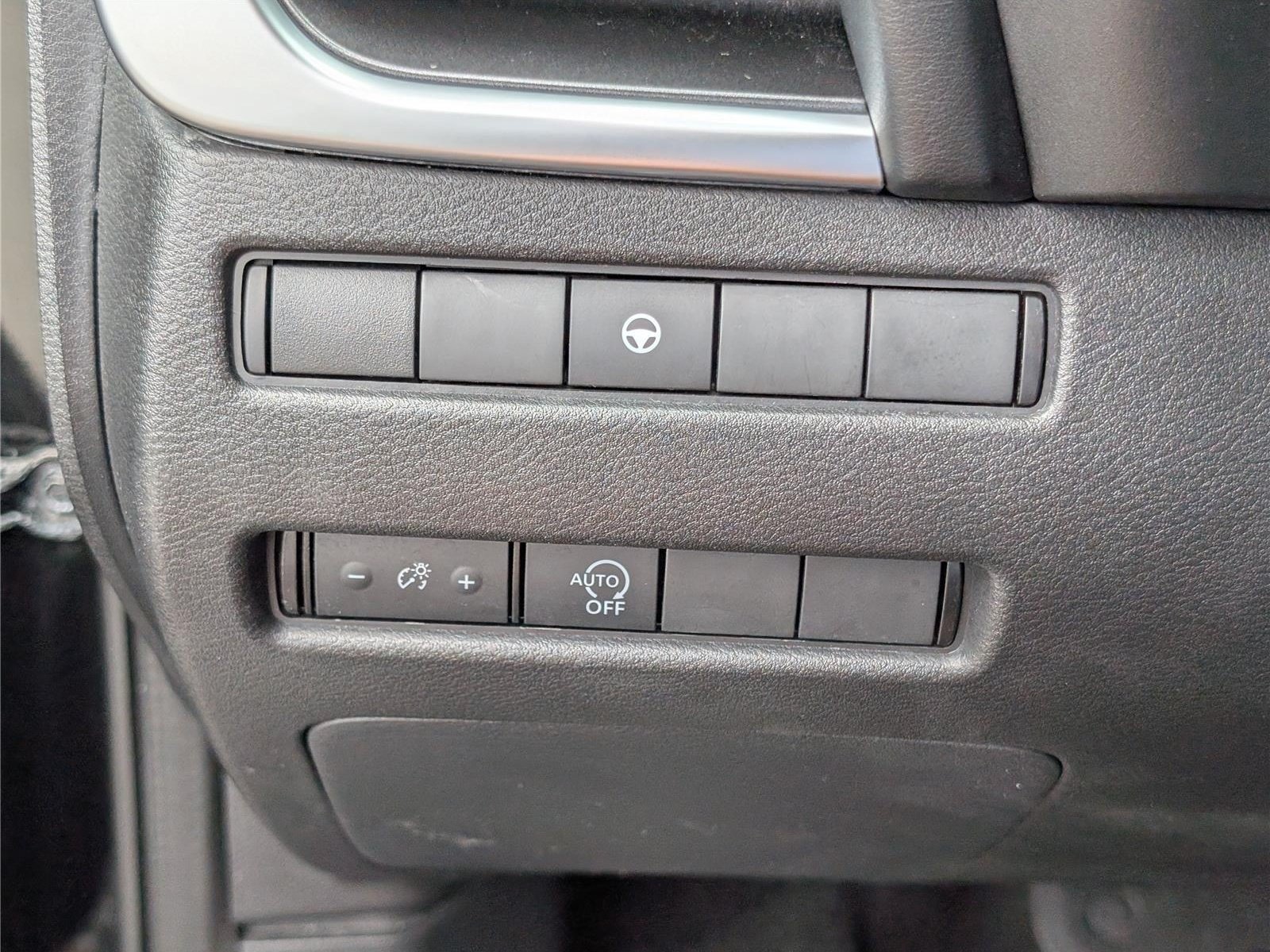 Used 2023 Nissan Rogue SV AWD/4WD image 20