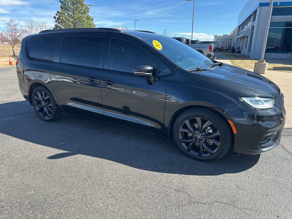 Used 2021 Chrysler Pacifica Touring w/ S Appearance Package image 38