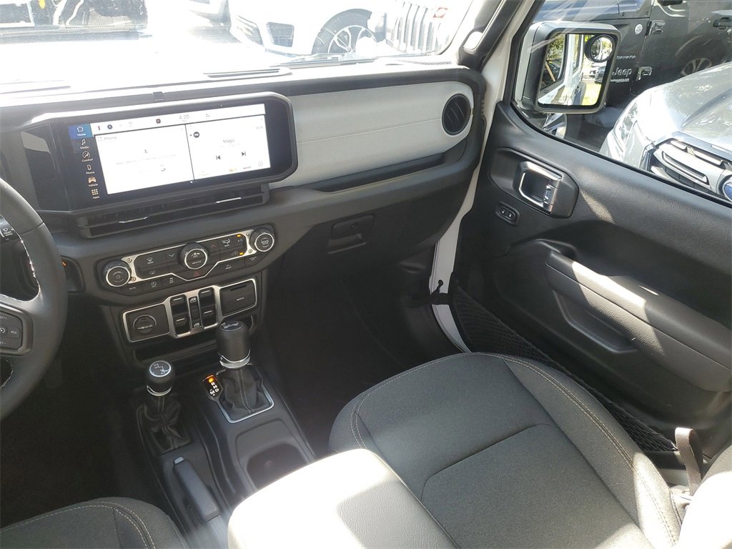 Used 2025 Jeep Wrangler Sport S image 15