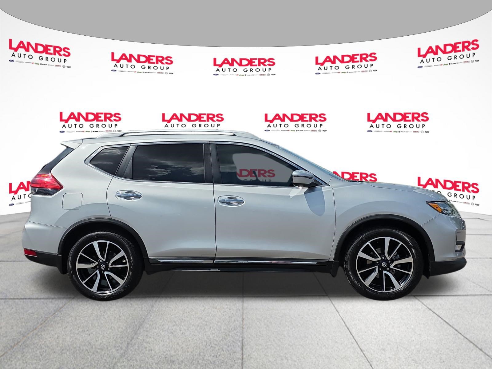 Used 2017 Nissan Rogue SL w/ SL Premium Package FWD image 6