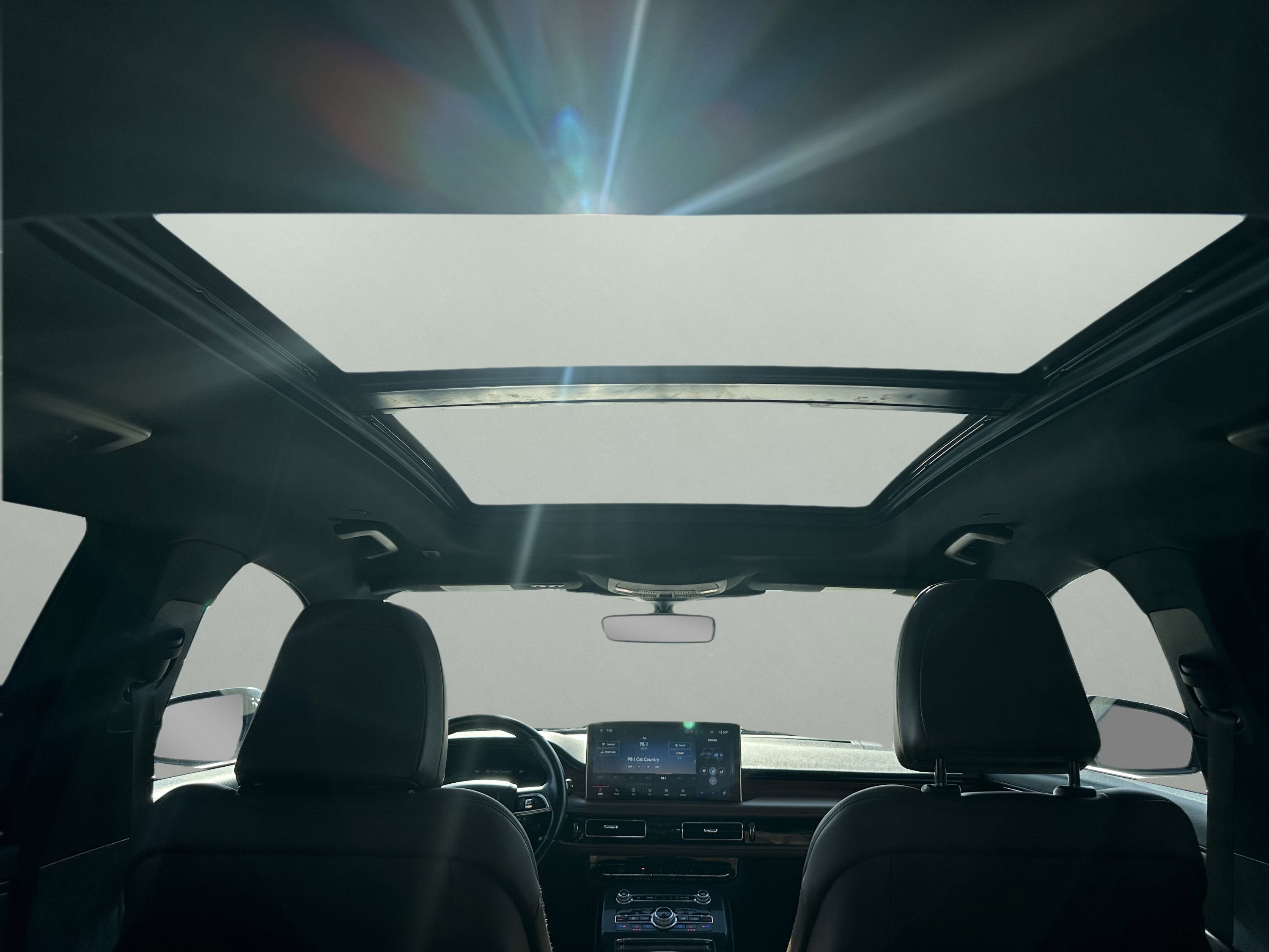 Used 2023 Lincoln Nautilus Reserve w/ Equipment Group 201A image 17