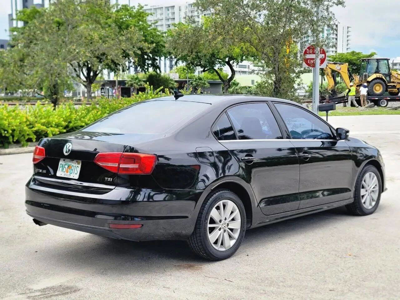 Used 2015 Volkswagen Jetta Sport FWD image 6