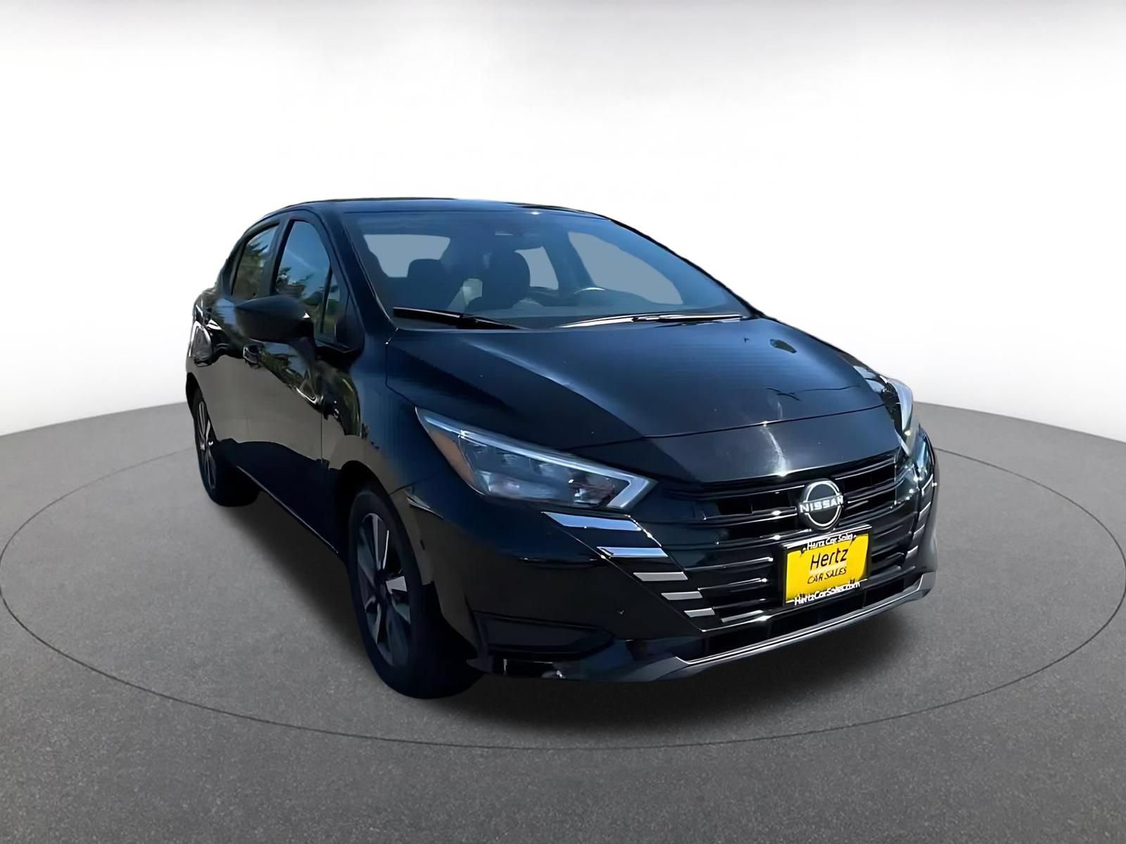 Used 2025 Nissan Versa SV FWD image 3