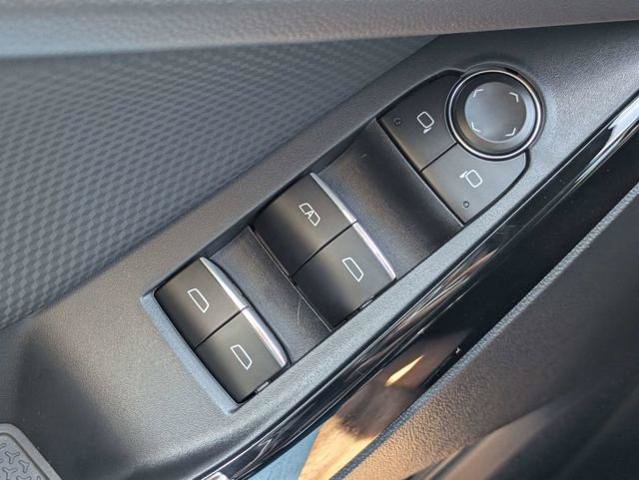 New 2026 Chevrolet Equinox RS w/ Convenience Package III FWD image 28