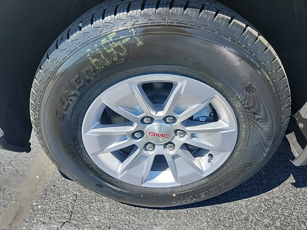 New 2026 GMC Sierra 1500 SLE w/ Preferred Package image 9