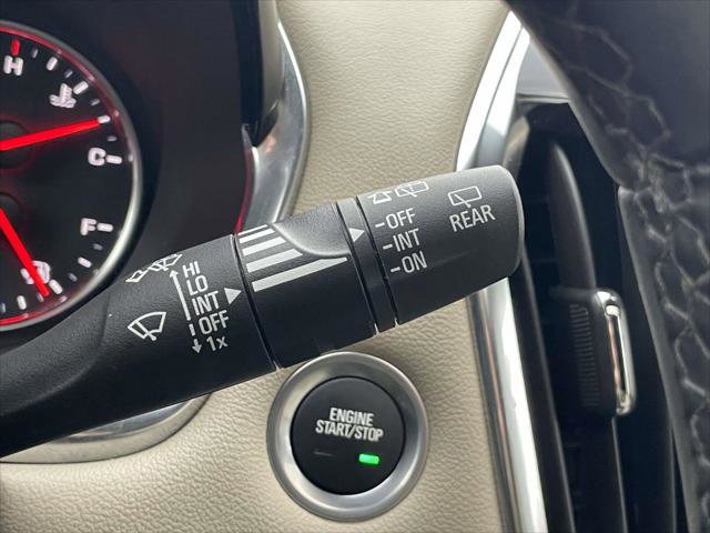 Used 2023 Chevrolet Traverse Premier image 24