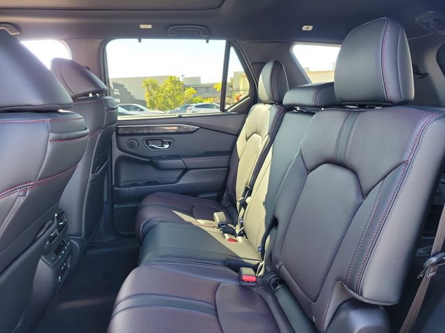 Certified 2025 Honda Pilot Black Edition image 14