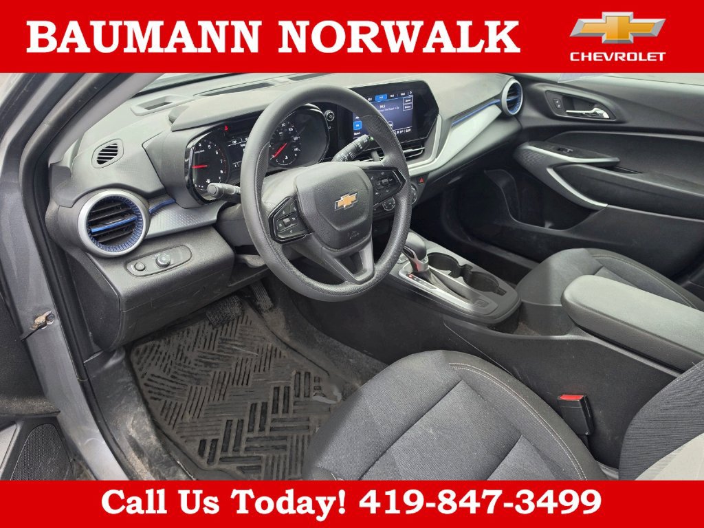 Used 2024 Chevrolet Trax LS w/ LS Convenience Package FWD image 24