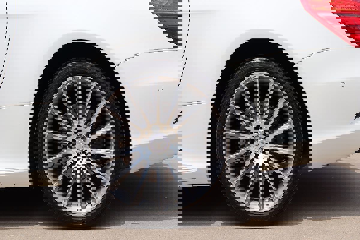 Used 2017 Mercedes-Benz SL 550 w/ Driver Assistance Package image 46