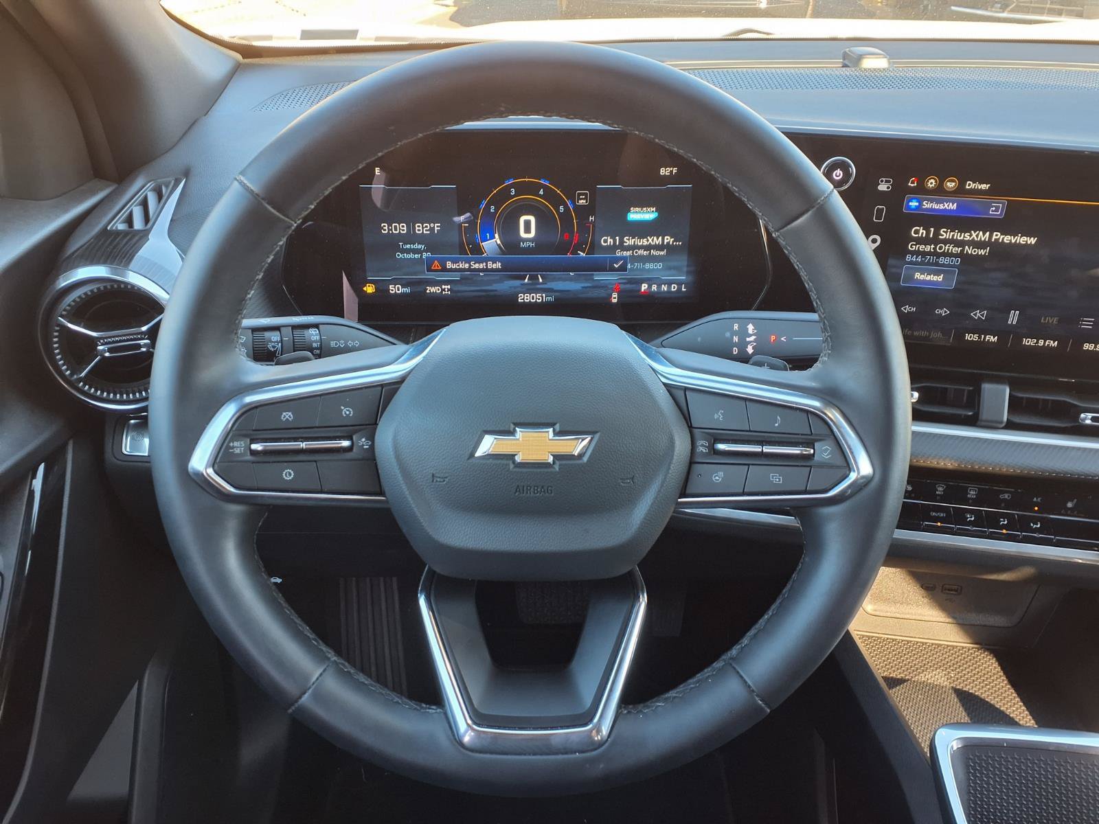 Used 2026 Chevrolet Equinox LT AWD/4WD image 12