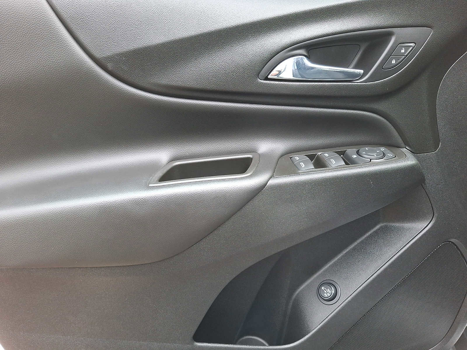 Used 2021 Chevrolet Equinox LT image 9