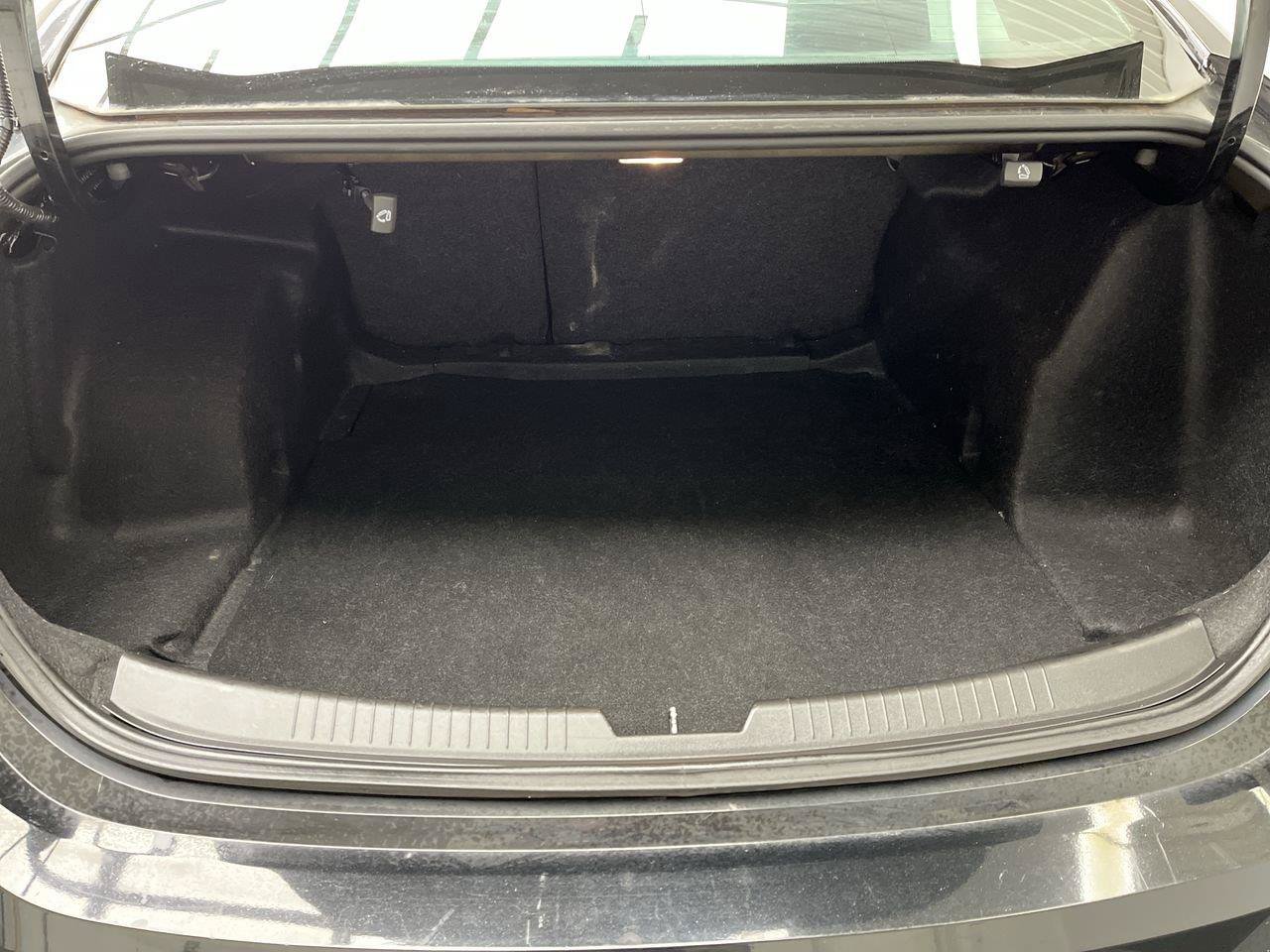 Used 2016 Chevrolet Malibu LT FWD image 26