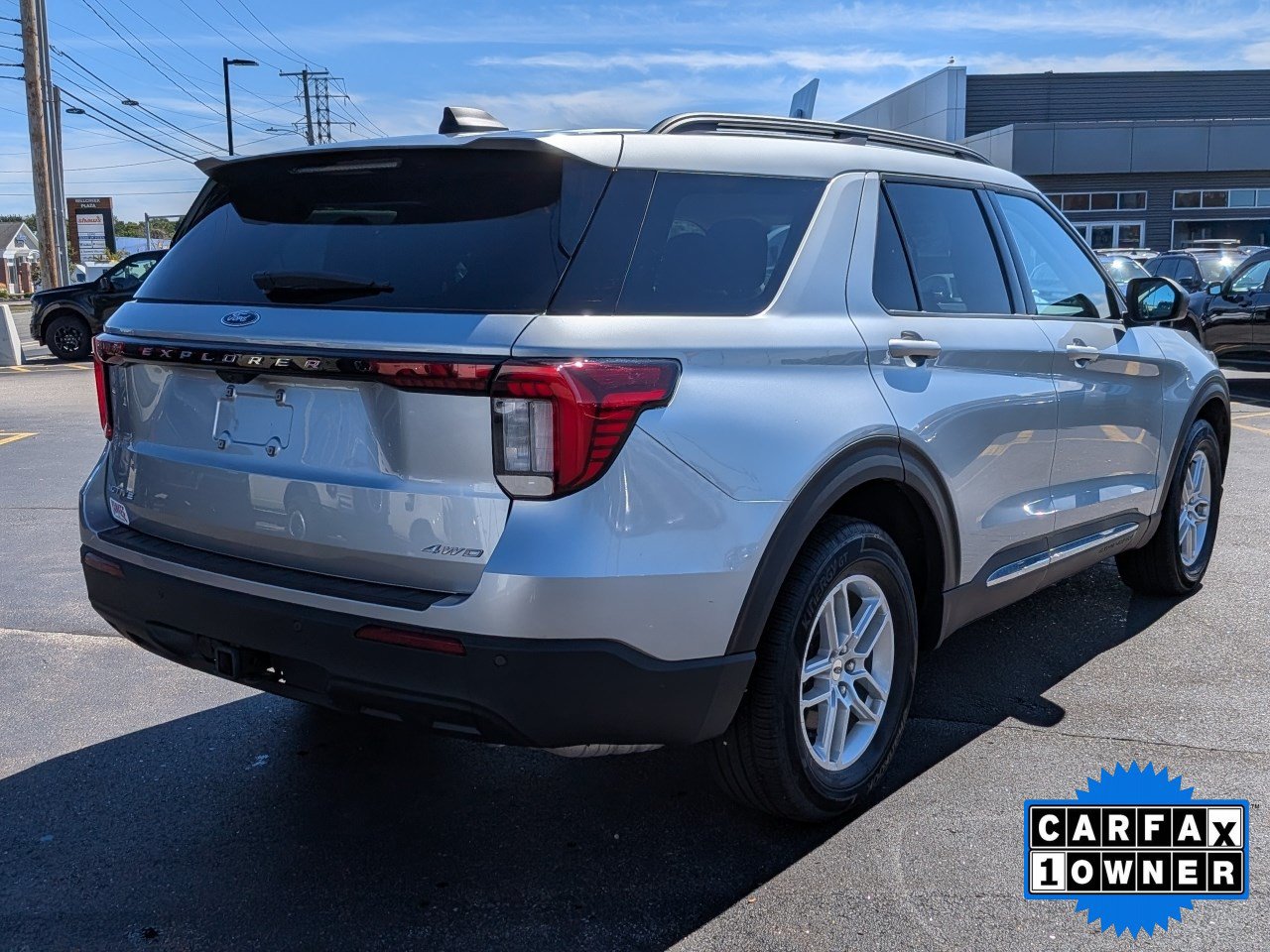 Used 2025 Ford Explorer Active AWD/4WD image 4