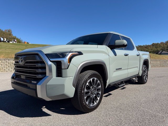 Used 2025 Toyota Tundra Limited AWD/4WD image 10