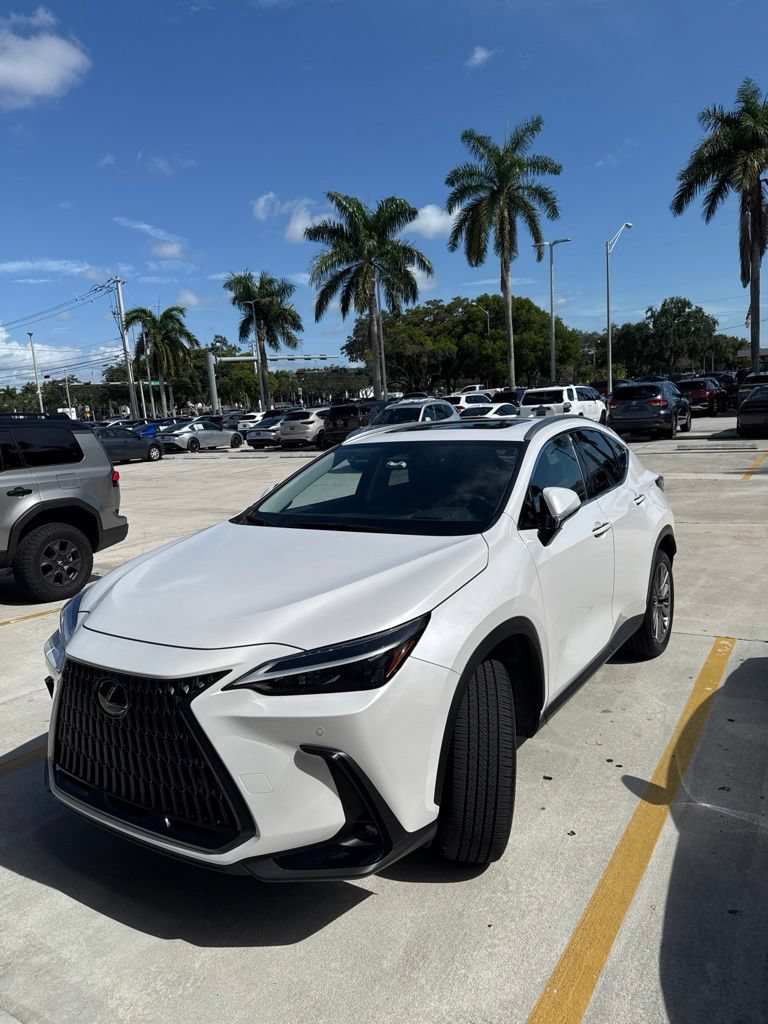 Used 2025 Lexus NX 350h AWD w/ Accessory Package (Z2) image 4