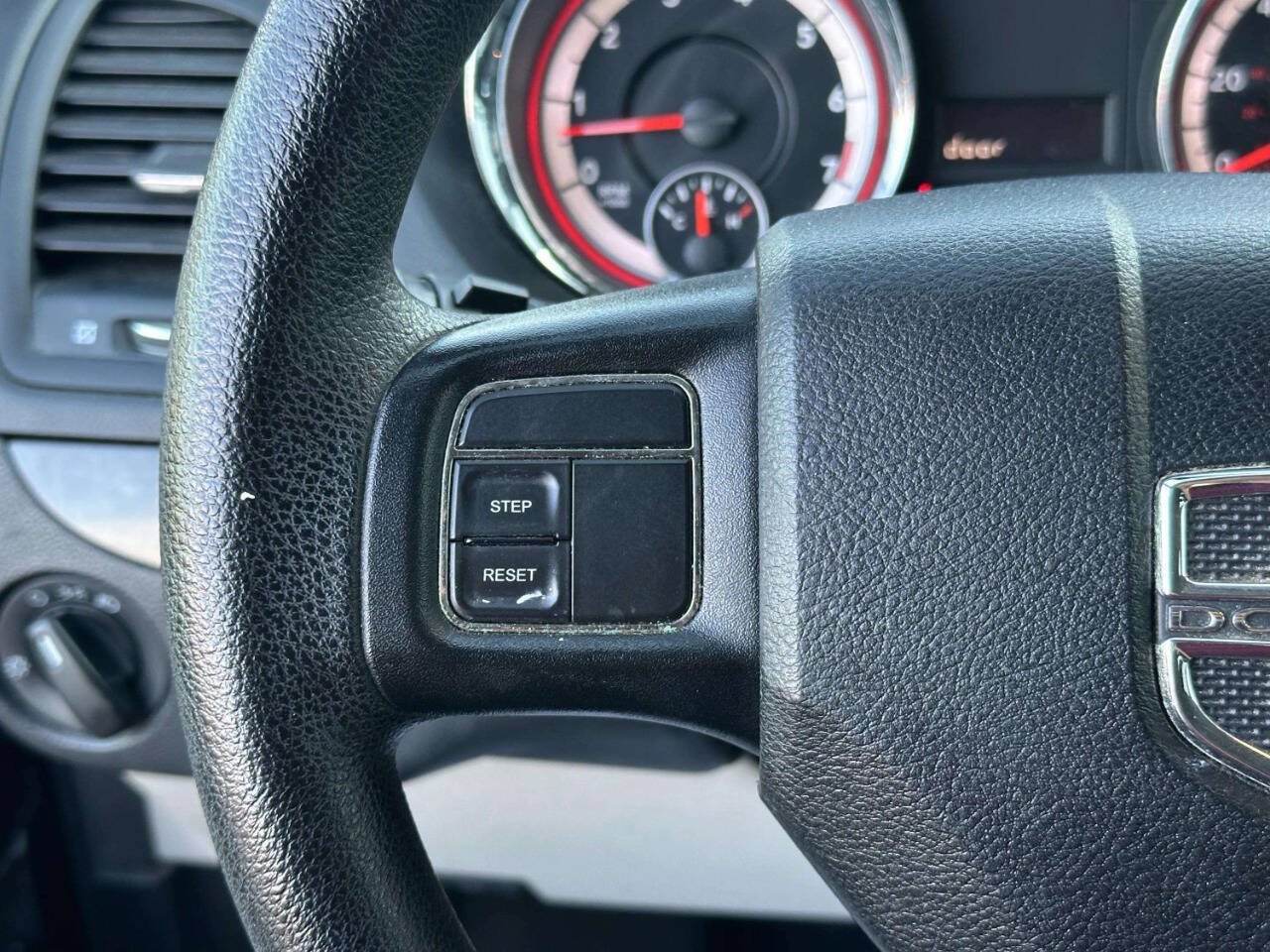 Used 2013 Dodge Grand Caravan SXT FWD image 27