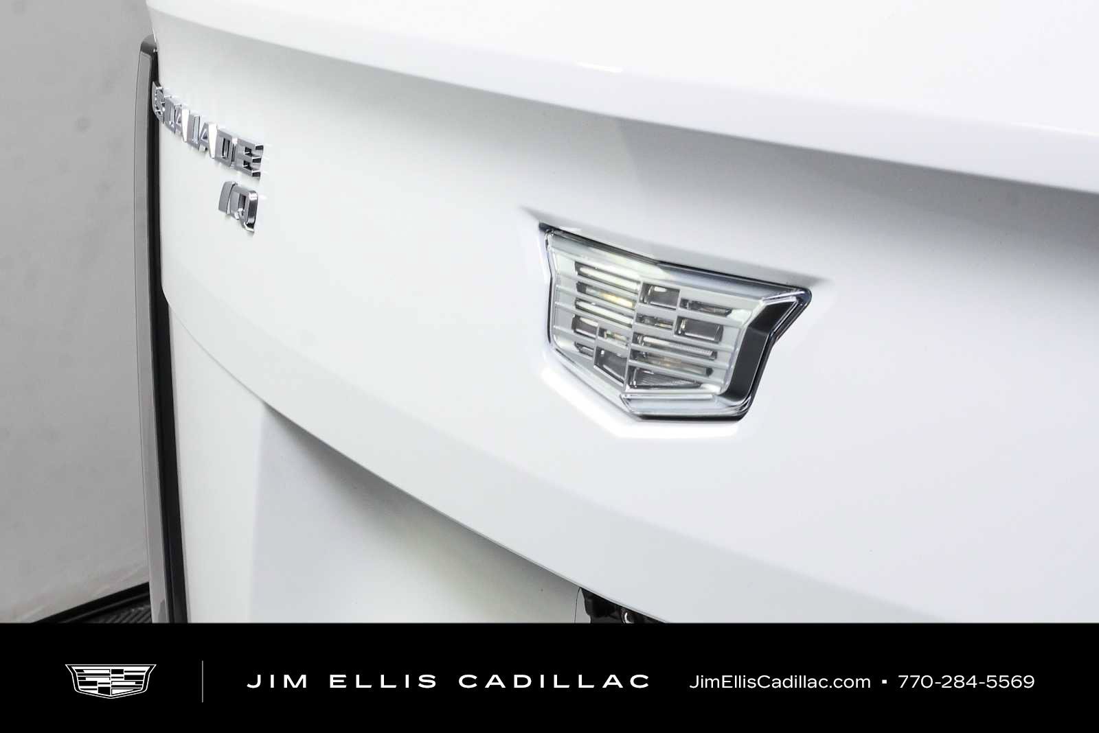 Certified 2025 Cadillac Escalade IQ Luxury 2 w/ LPO, Premium Carpet Package AWD/4WD image 38