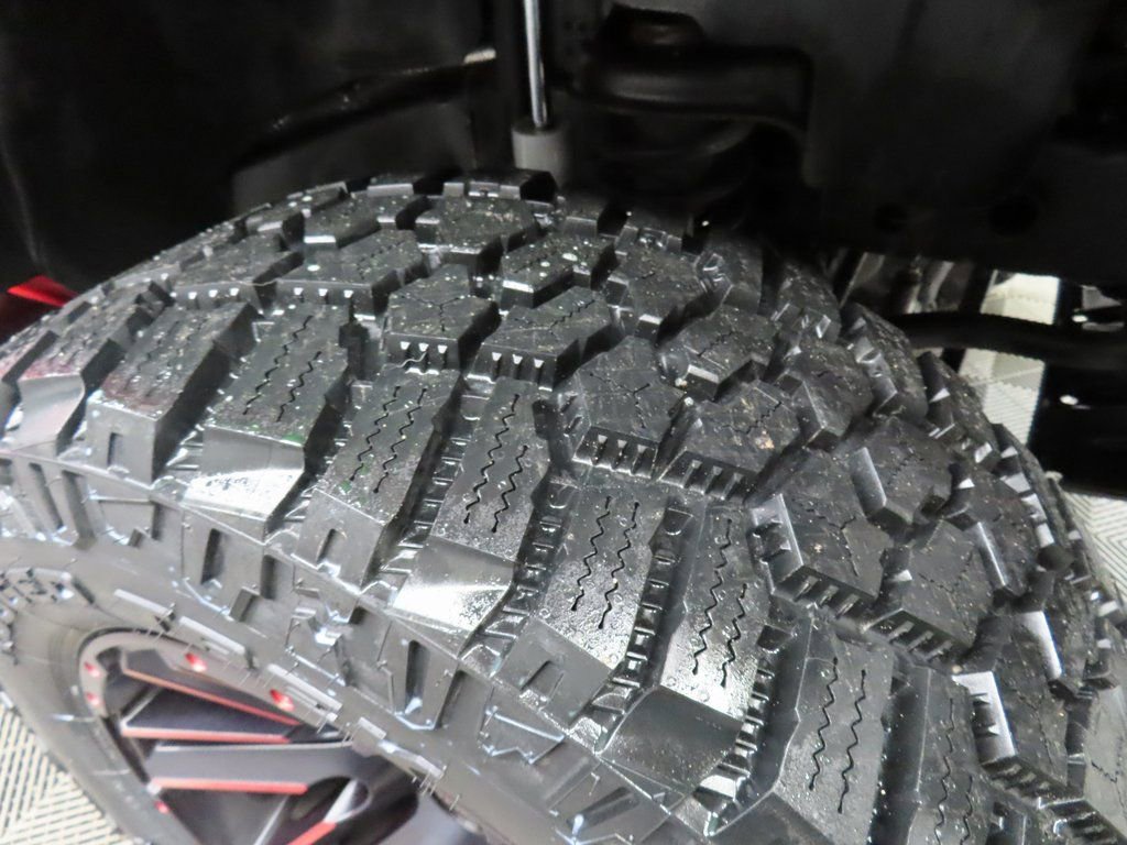 Used 2017 Jeep Wrangler Unlimited Sahara w/ Connectivity Group image 7