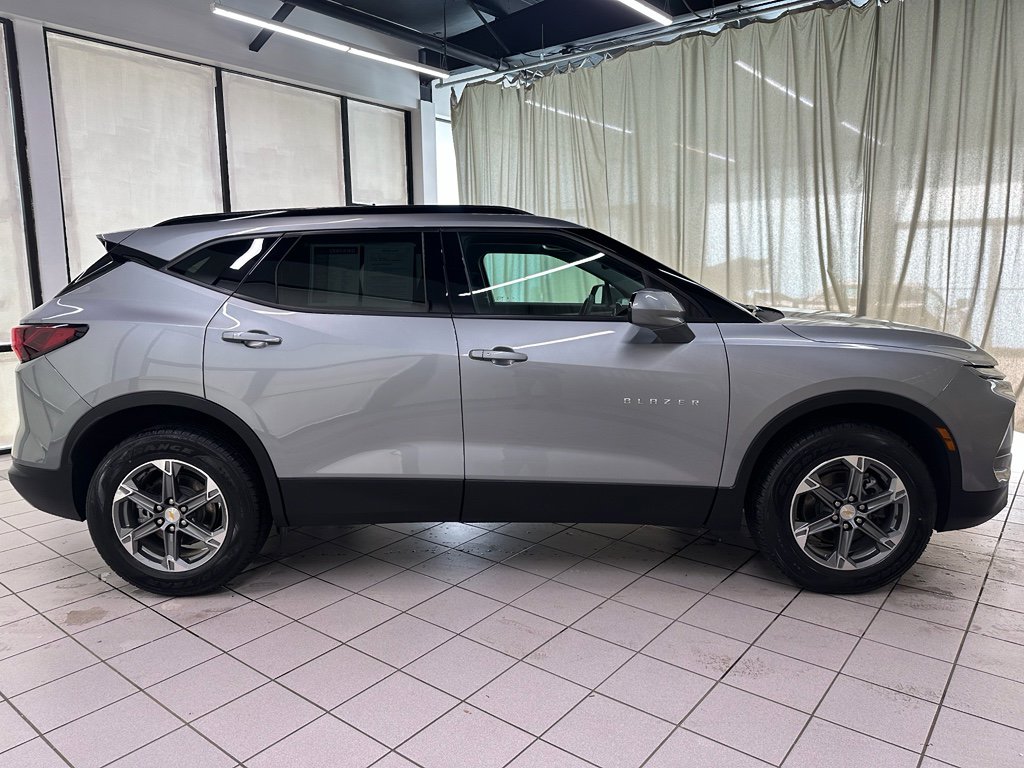 Certified 2024 Chevrolet Blazer LT w/ Convenience Package image 3